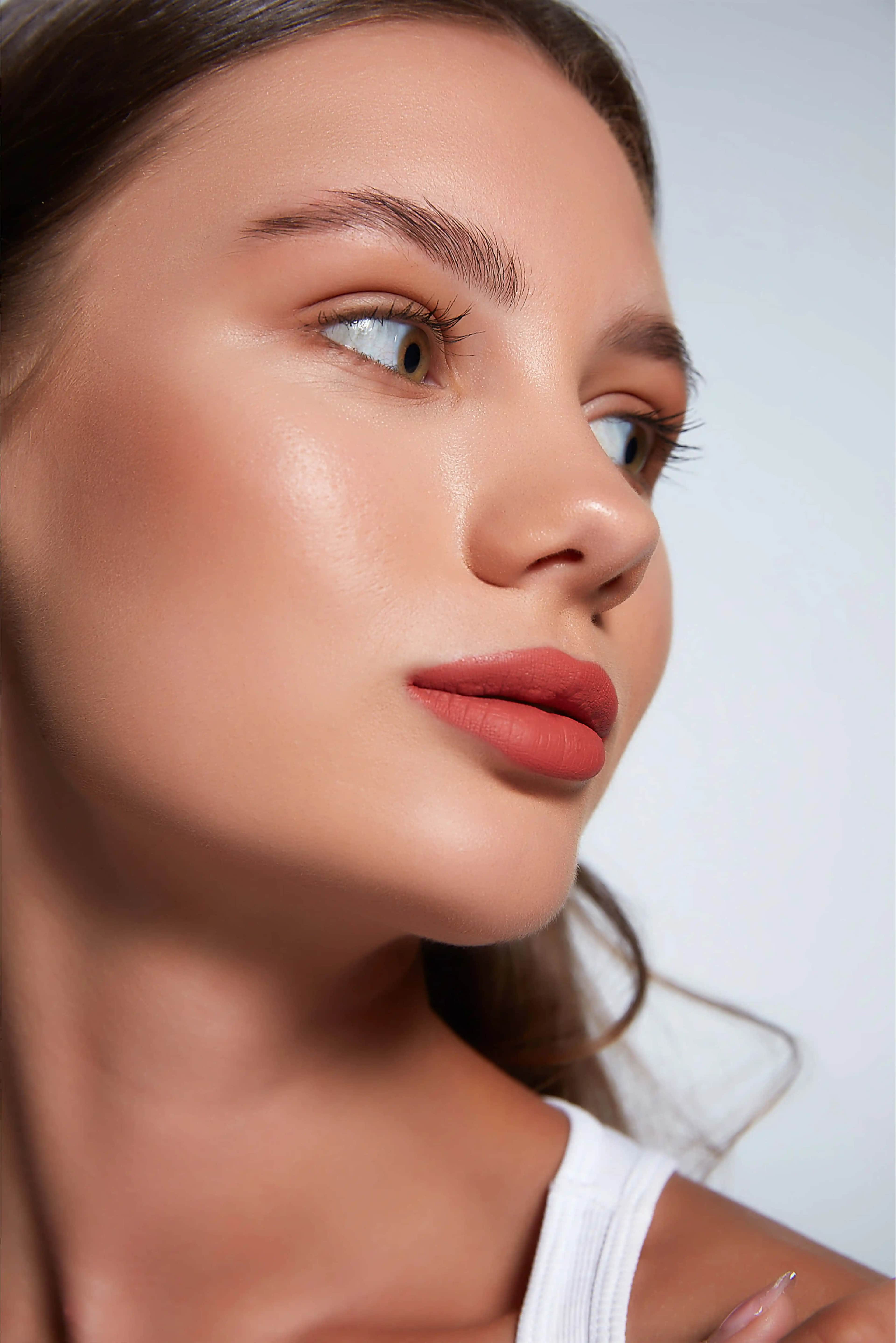 Likit Ruj Renkleri ve Trendleri: Dudaklarda Çekiciliğin Anahtarı