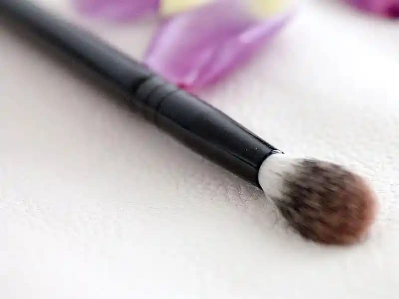 Makyaj Fırçaları Nasıl Temizlenir: En Etkili ve Güvenli Temizlik Yöntemleri