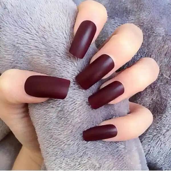 Mat Bordo Oje Trendleri ve Kullanım İpuçlarıyla Zarif ve Modern Tırnaklar