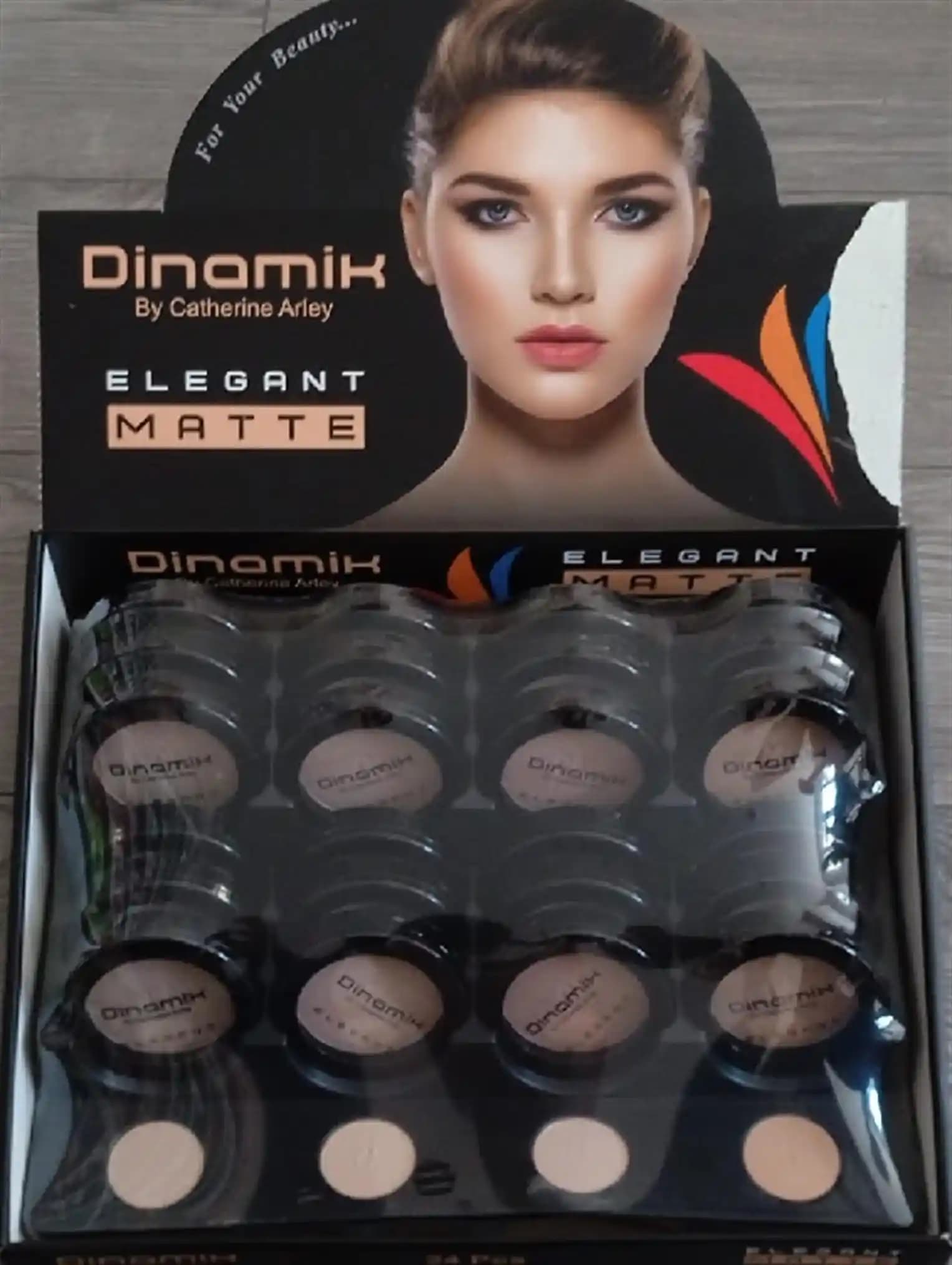 Mat Pudra Nedir ve Makyajda Kullanım İpuçlarıyla Doğal Görünüm Sağlama