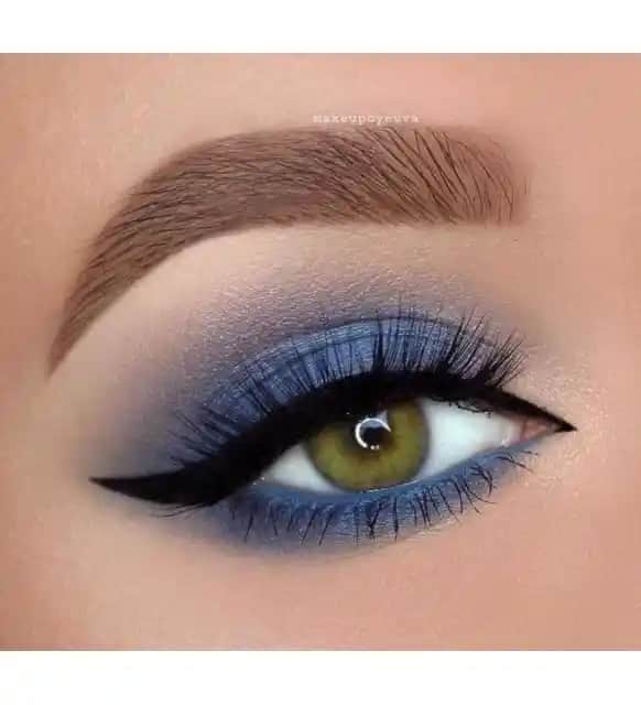 Mavi Göz Kalemi ile Çarpıcı ve Doğal Makyaj Teknikleri ve Trendler