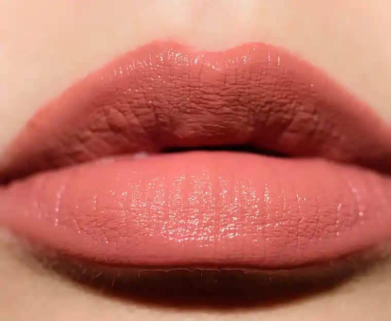 Maybelline Uzun Süre Dayanan ve Çekici Dudaklar İçin Mükemmel Ruj Seçenekleri