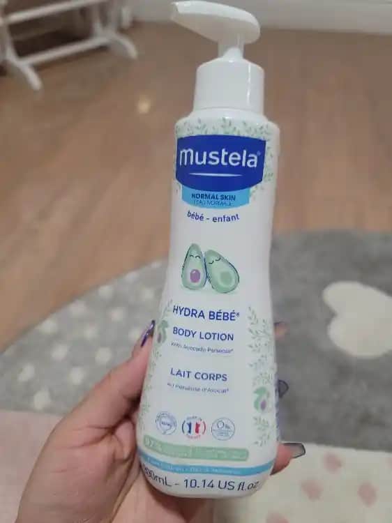 Mustela Hydra Bebe Vücut Losyonu 300 ml: Doğal ve Güvenilir Bebek Cilt Bakımı Ürünü