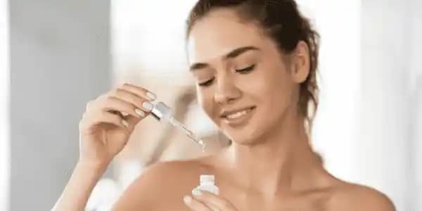 Niacinamide Kullanımı ve Faydaları: Cilt Sağlığını Destekleyen Güçlü Bir Bileşen