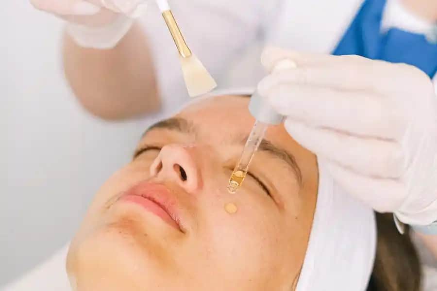 Niacinamide Serumu Nedir? Cilt Sağlığını Destekleyen Güçlü Bir Bileşen