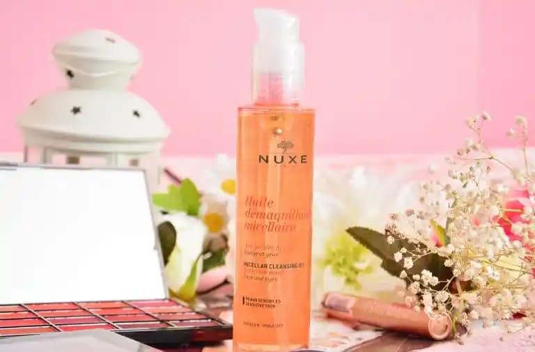 2025'te Nuxe Makyaj Temizleme Yağı ile Cildinizi Doğal Olarak Şımartın