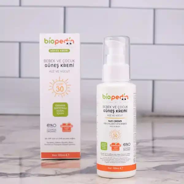 Organik Güneş Kremi Nedir ve Doğal Koruma Sağlayan En Güvenilir Seçenekler