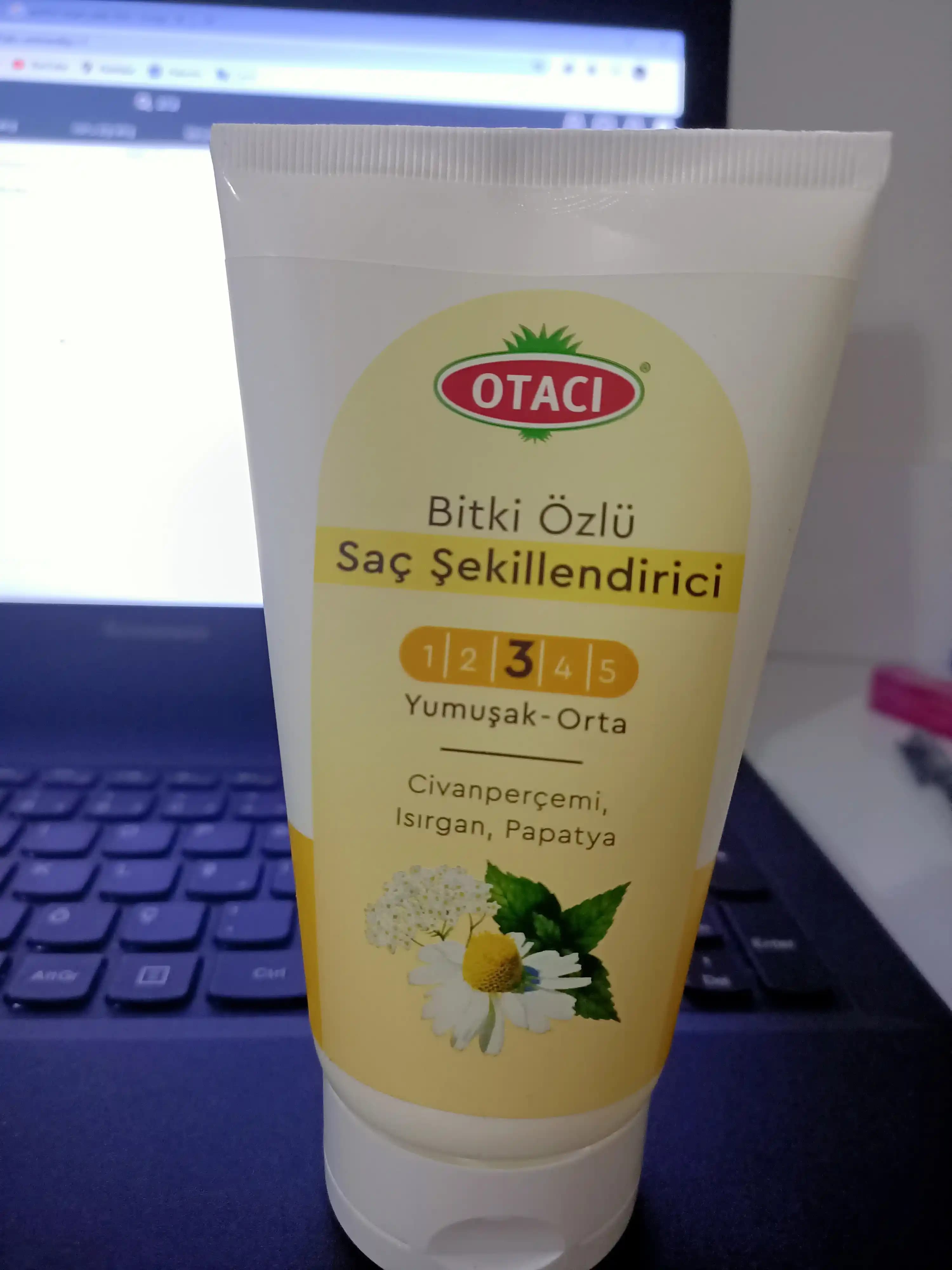 Otacı Doğal Bitkisel Saç Jeli: Saç Şekillendirme ve Bakımında Güvenilir Tercih