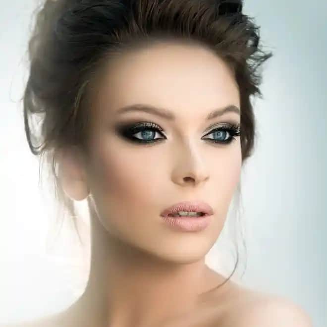 Oval Yüz İçin Makyaj Rehberi: Doğal Güzelliğinizi Vurgulayan En İyi İpuçları