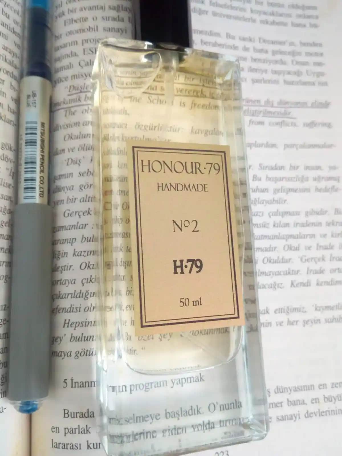 Parfüm Kataloğu: Kişisel Tarzınıza Uygun Kokuları Keşfetmenin En İyi Yolu