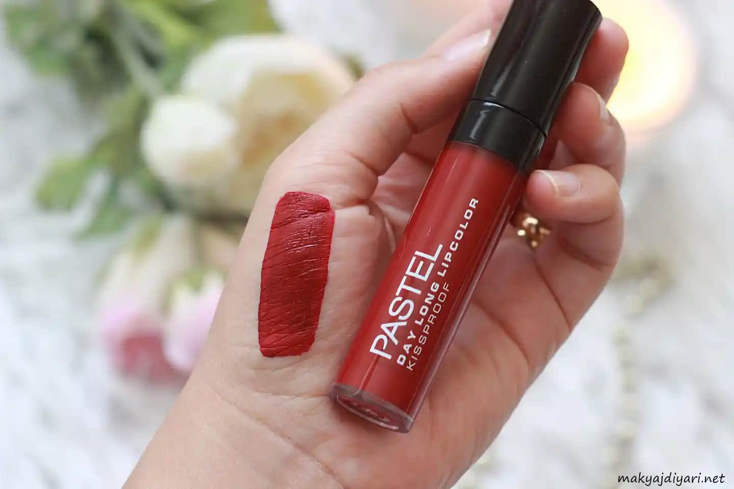 Pastel 36 Numara Ruj: Kalıcı ve Etik Dudak Makyajı için Profesyonel Seçenek