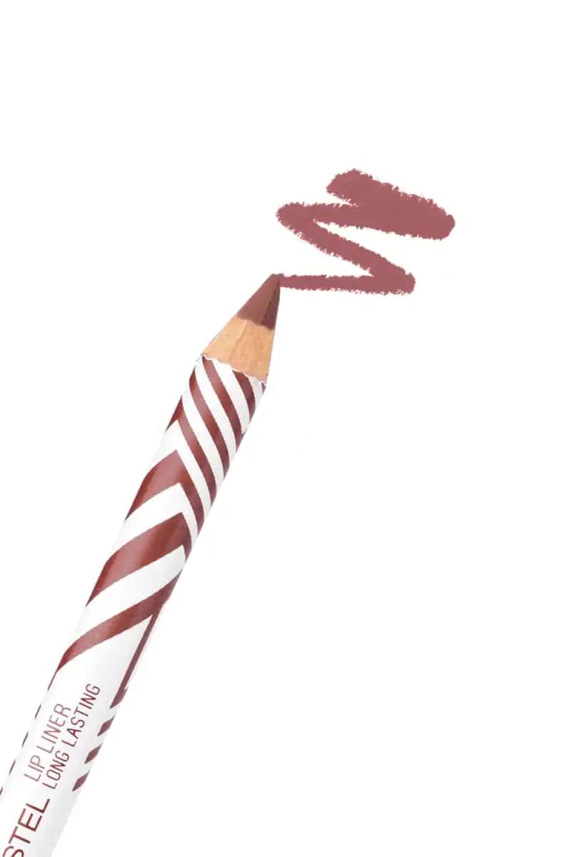 Pastel Dudak Kalemi ile Doğal ve Kalıcı Dudak Makyajı Rehberi