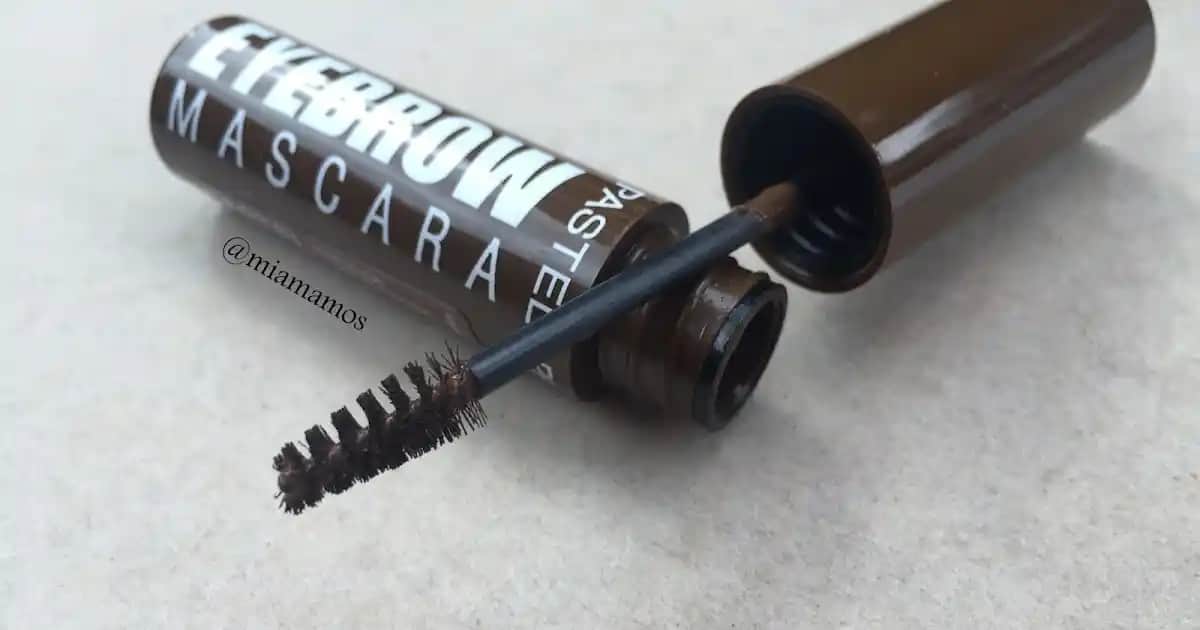 Pastel Kaş Rimeli ile Doğal ve Çekici Bakışlar Elde Etmenin Yolları