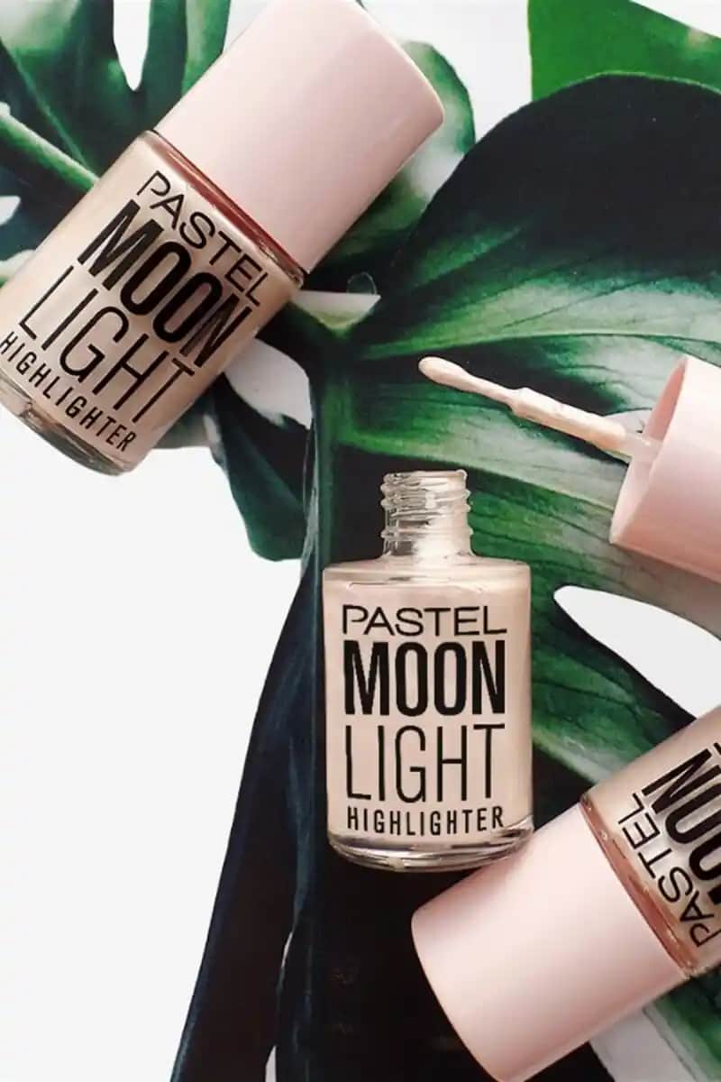 Pastel Moonlight Highlighter ile Doğal ve Parlak Bir Makyajın Sırları