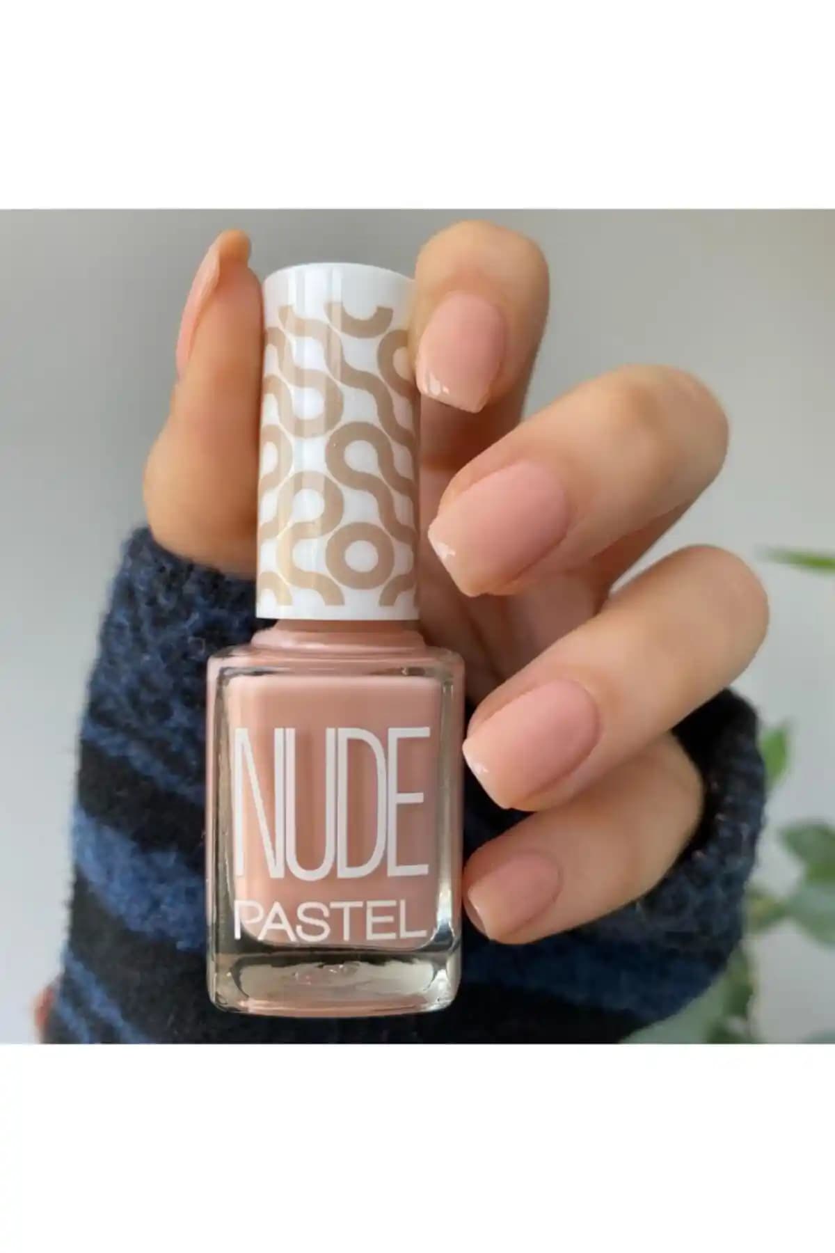 Pastel Nude 756 Princess Oje ile Doğal ve Şık Tırnaklara Sahip Olun