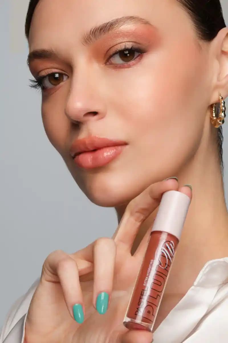 Pastel Plump Up 202 Dudak Parlatıcısı: Dolgunlaştırıcı ve Nemlendirici Özellikleriyle