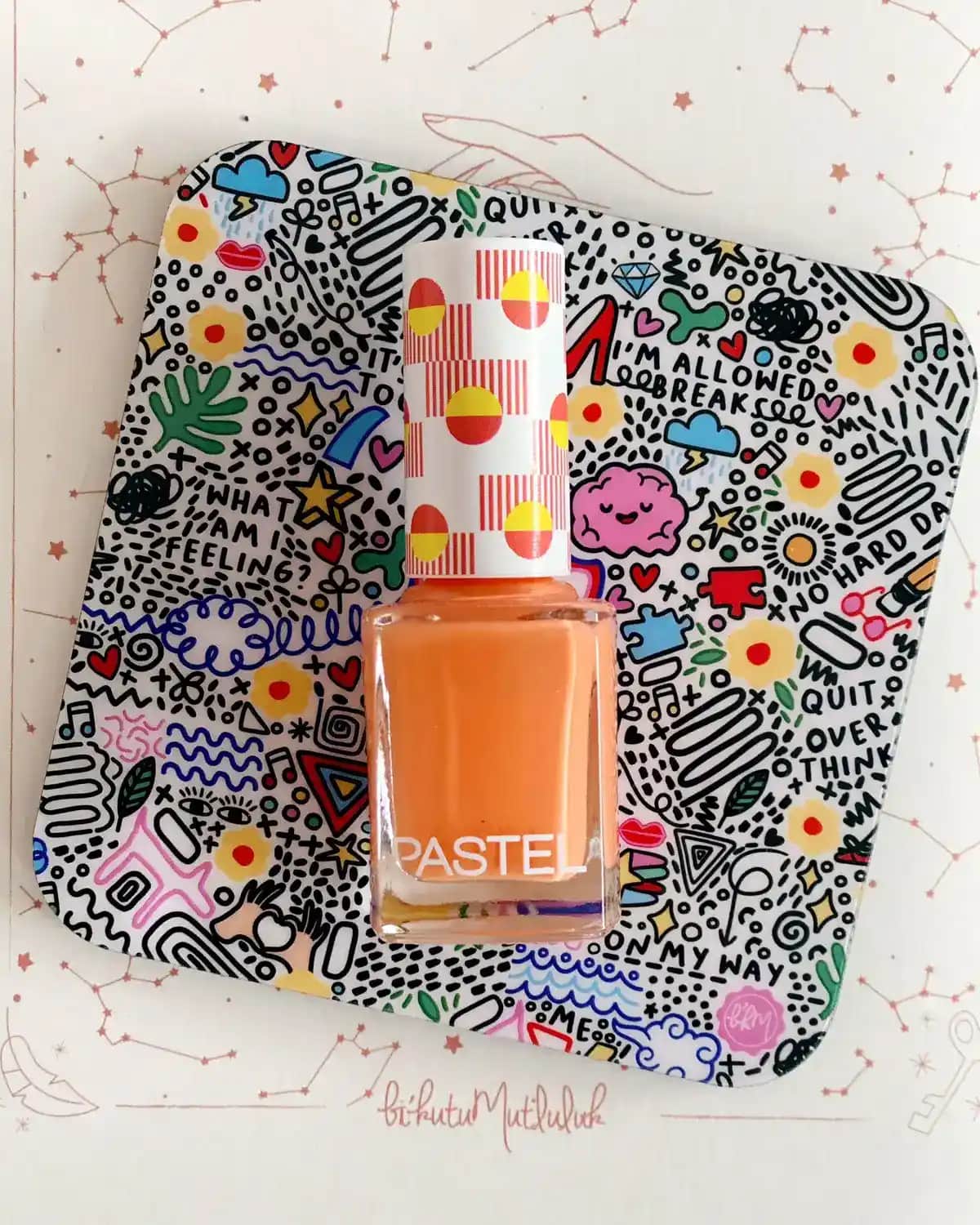 Pastel Turuncu Oje Trendleri ve Kullanım İpuçları: Yaz Aylarının Favorisi