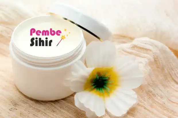 Pembe Vazelin Nedir ve Cilt Bakımında Kullanım Fırsatları