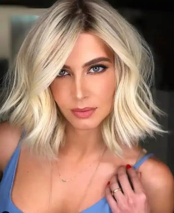 Platin Sarı Kısa Saç Modelleri ve Bakım İpuçlarıyla Modern ve Cesur Görünüm