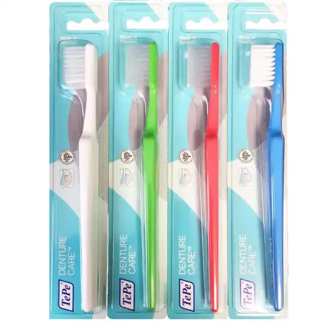 Protez Diş Fırçası Seçimi ve Bakımı Hakkında Kapsamlı Rehber