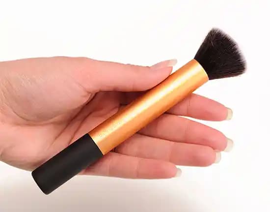 Real Techniques Buffing Fırçası: Profesyonel ve Etik Makyaj Araçlarıyla Mükemmel Sonuçlar