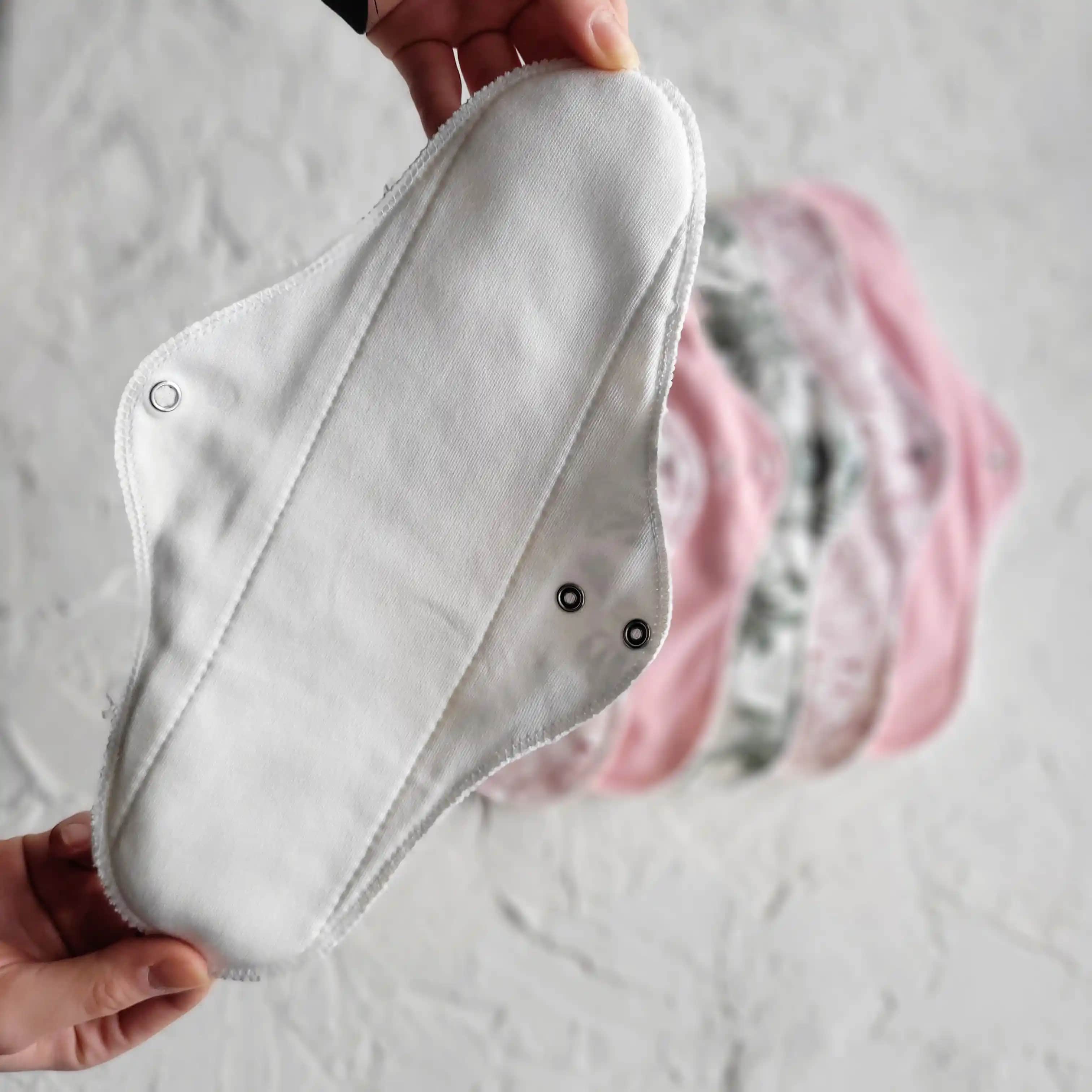 Regl Döneminde Denize Girmek Güvenli mi ve Hangi Ürünler Tercih Edilmeli