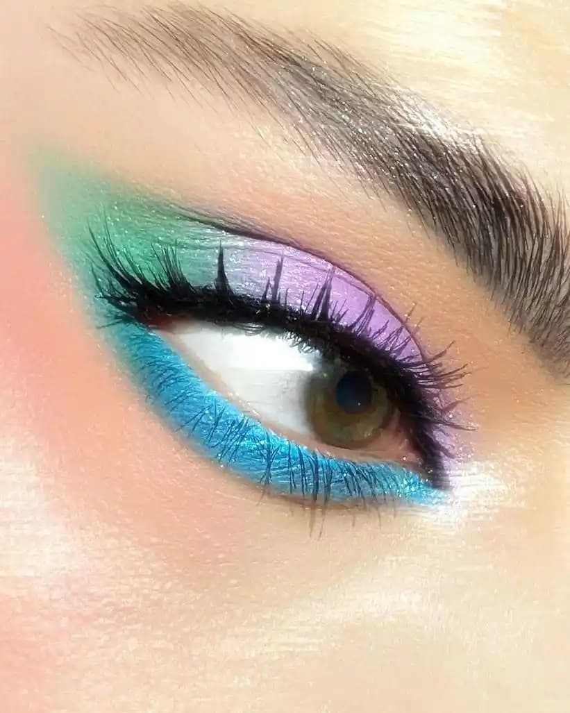 Renkli Makyaj Trendleri ve Teknikleriyle Kendinizi İfade Edin