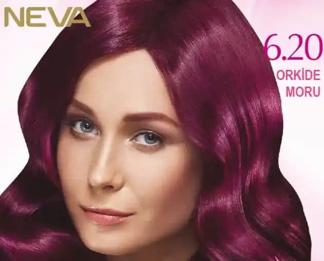 Renkli Saç Boyalarıyla Kendinizi Yeniden Tanımlayın: Moda ve Kendine Güvenin Simgesi