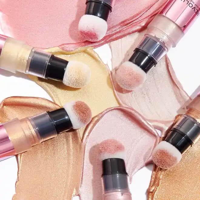 Revolution Bright Light Serisi: Kozmetik Dünyasında Parlaklık ve Işıltı Artırıcı Ürünler