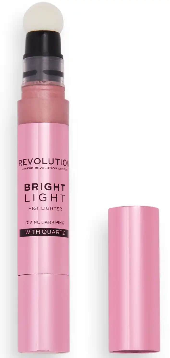 Revolution Divine Dark Pink Highlighter ile doğal ve parlak makyaj deneyimi