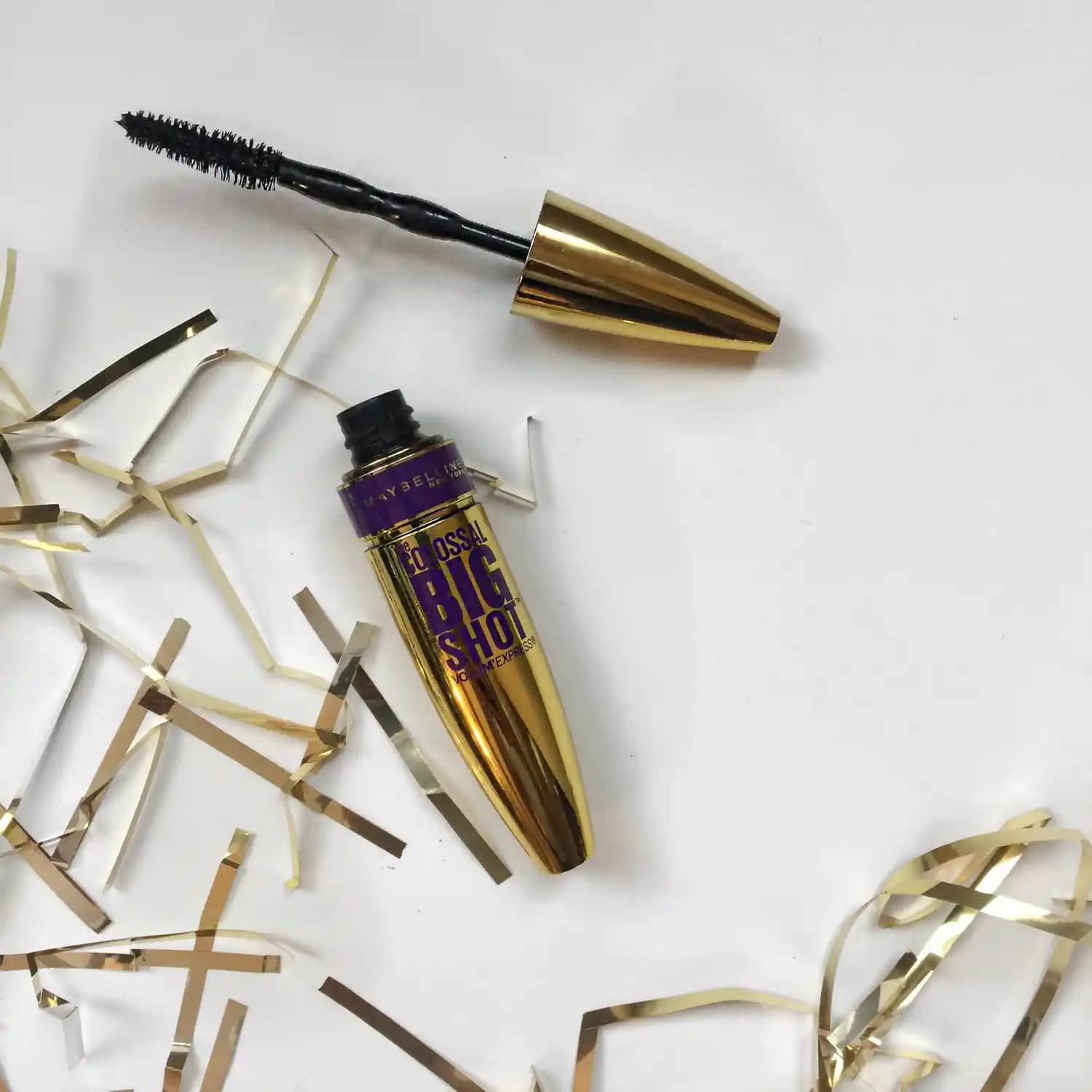 Rimel Makyajı: Gözlere Derinlik ve Çekicilik Katmanın Etkili Yolları