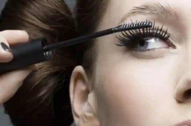 Rimel Nedir ve Göz Makyajında Kullanımının Önemi Hakkında Detaylı Bilgi