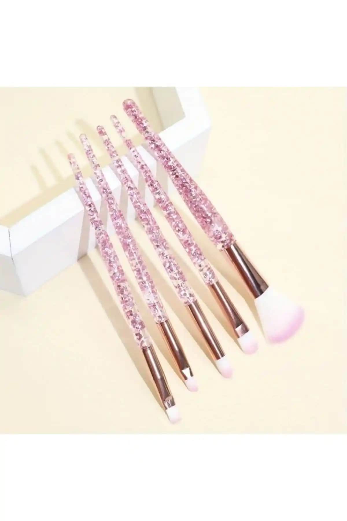 Ruj Fırçası Nedir ve Dudak Makyajında Doğru Kullanım İpuçları