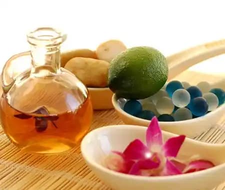 Saç Bakımı İçin En Etkili Doğal Yağlar ve Kullanım İpuçları