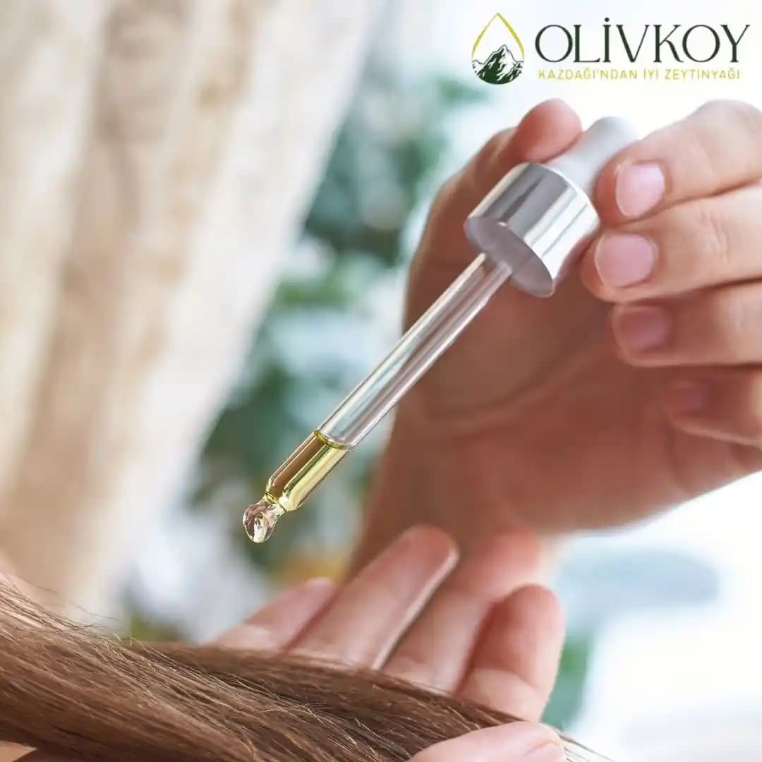 Saç Bakımında Doğal Yağlar: Hangi Yağlar Saç Sağlığını Destekler ve Nasıl Kullanılır