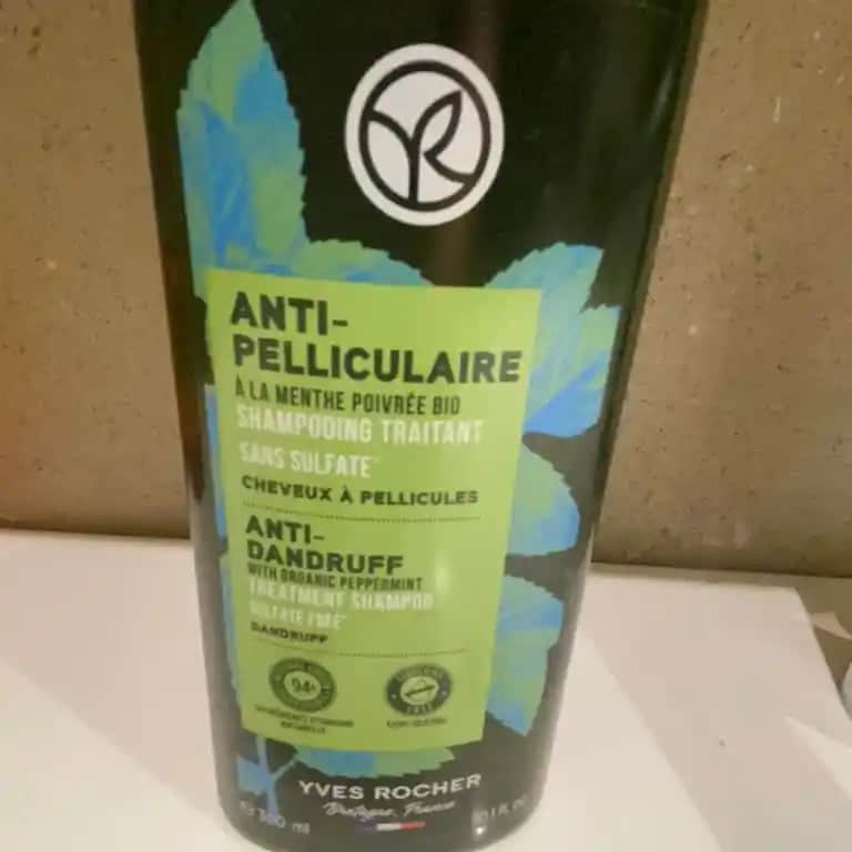 Saç Derisinde Kabuklanma ve Kepek İçin En Etkili Şampuanlar ve Bakım Yöntemleri