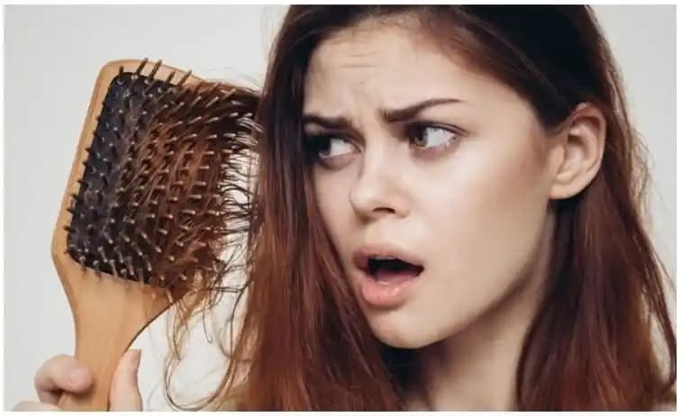 Saç Dökülmesine Karşı Etkili ve Doğal Çözüm Yöntemleri Hakkında Bilgi
