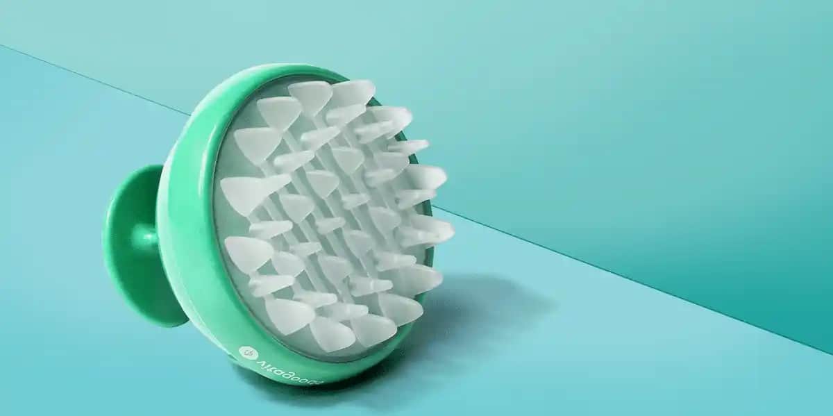 Saç Sağlığını Destekleyen Şampuan Tarağı: Temizlik ve Masajın Yeni Nesil Yolu