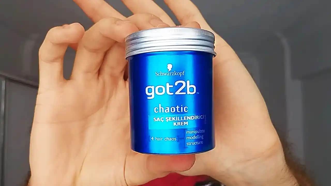 Saç Şekillendiren Kremler: Doğru Seçim ve Kullanım İpuçlarıyla Mükemmel Saçlar