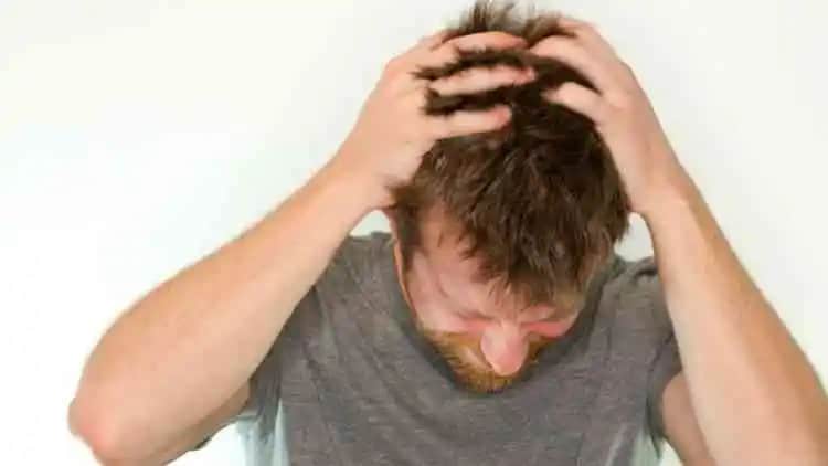 Saçta Pullanma ve Kepek Sorunu Nedenleri ve Etkili Çözüm Yöntemleri