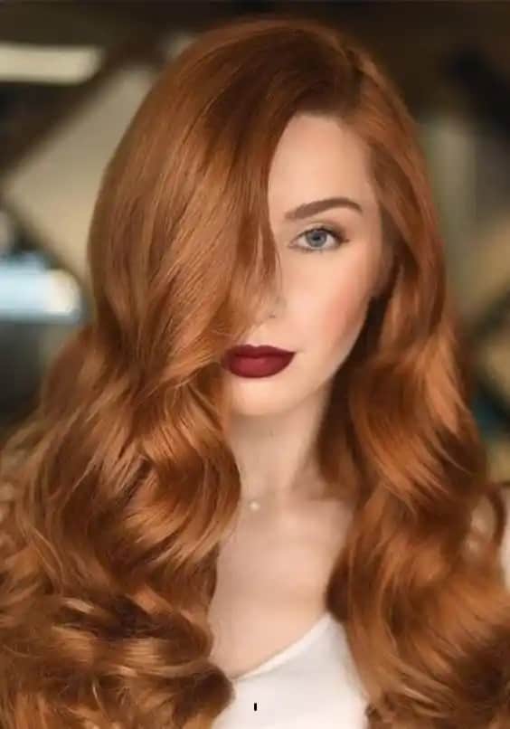 Sarı Bakır Saç Rengi: Doğal Güzellik ve Moda Trendlerinin Uyumlu Birleşimi