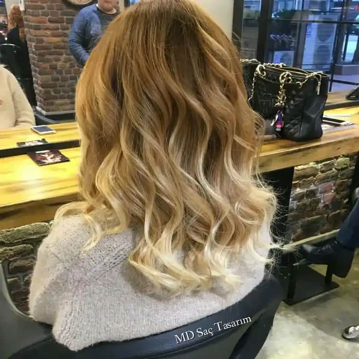 Sarı Saça Pembe Balyaj: Modern ve Çekici Saç Stili İçin En İyi Yöntemler ve İpuçları