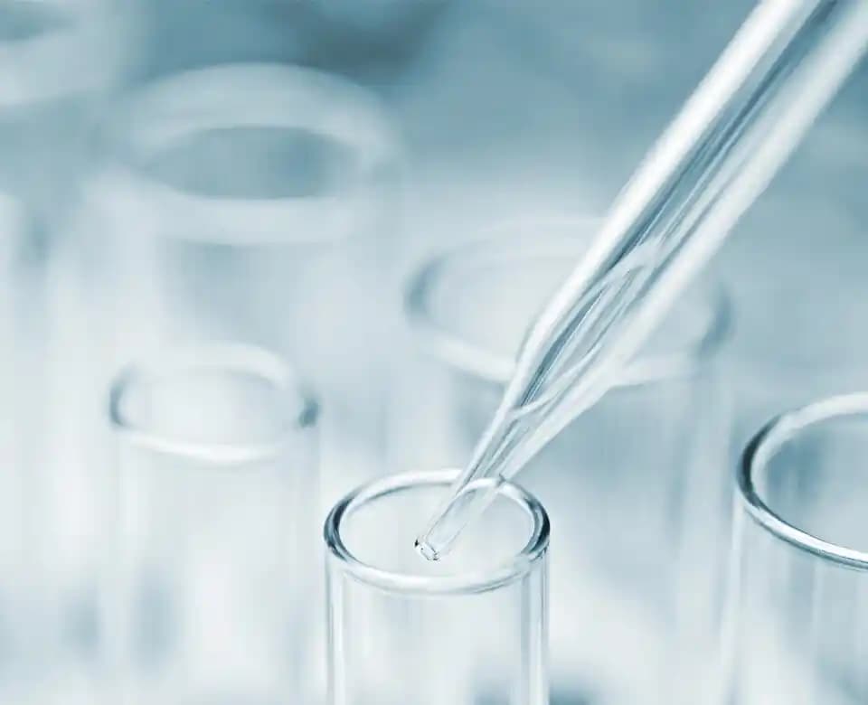 Seramidler: Cilt Sağlığını Güçlendiren Doğal Lipitler ve Günlük Bakım İpuçları