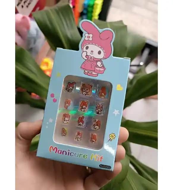 Çocuklar İçin Güvenli ve Eğlenceli Takma Tırnak Modelleri ve Kullanım İpuçları