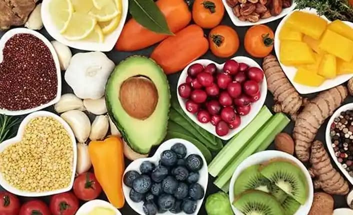 Kozmetik Ürünlerde Vitaminler ve Cilt Sağlığına Etkileri Hakkında Kapsamlı Rehber