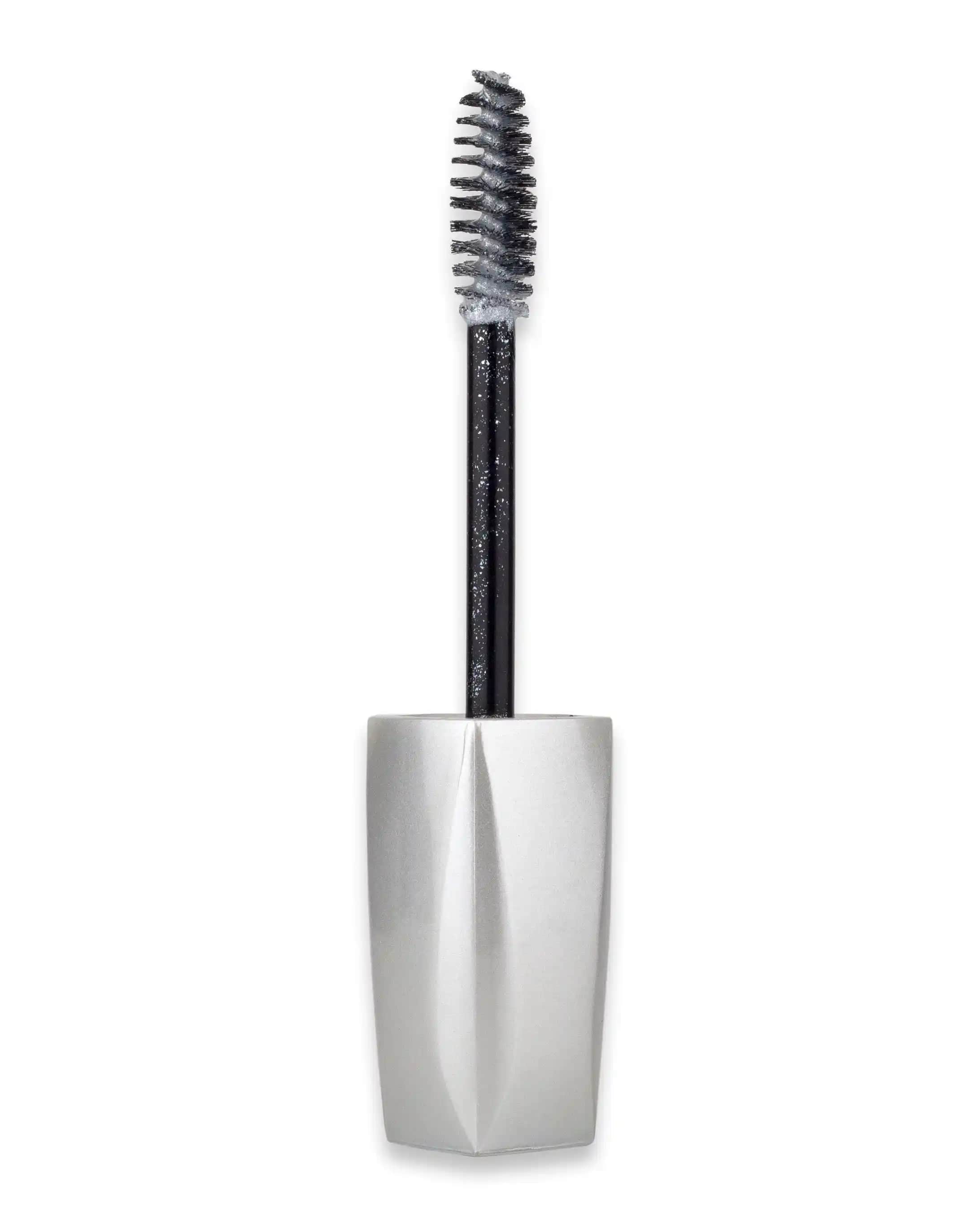 Simli Maskara ile Gözlerde Parıltı ve Çekicilik Yaratma Rehberi