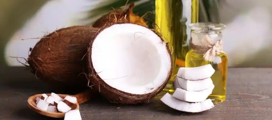 Sıvı Hindistan Cevizi Yağı ile Doğal ve Etkili Saç Bakımı Yöntemleri