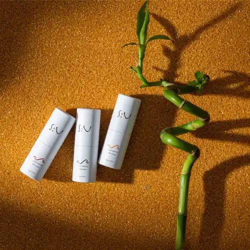 Su Katı Parfüm Nedir Doğal ve Kalıcı Kokuların Yeni Tercihi