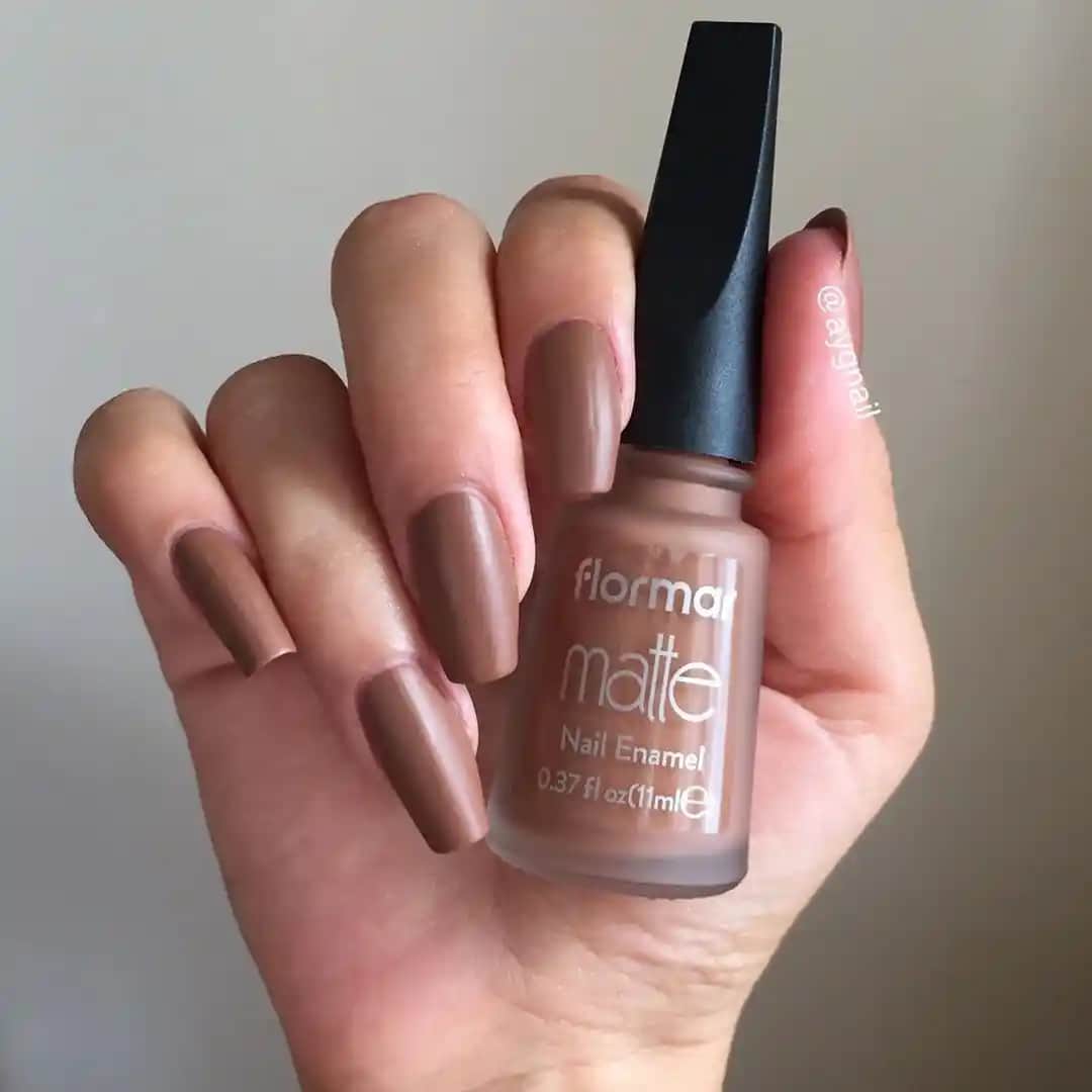 Sütlü Kahve Oje Modelleri ve Trendleri Günlük ve Özel Kullanım İçin