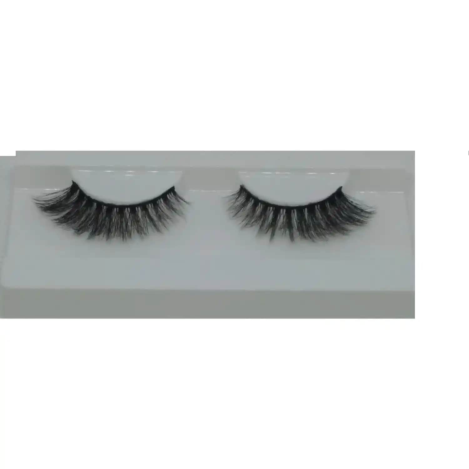 Takma Kirpik Fiyatları ve Modelleri: Gözlerinize Çarpıcı Dokunuşlar